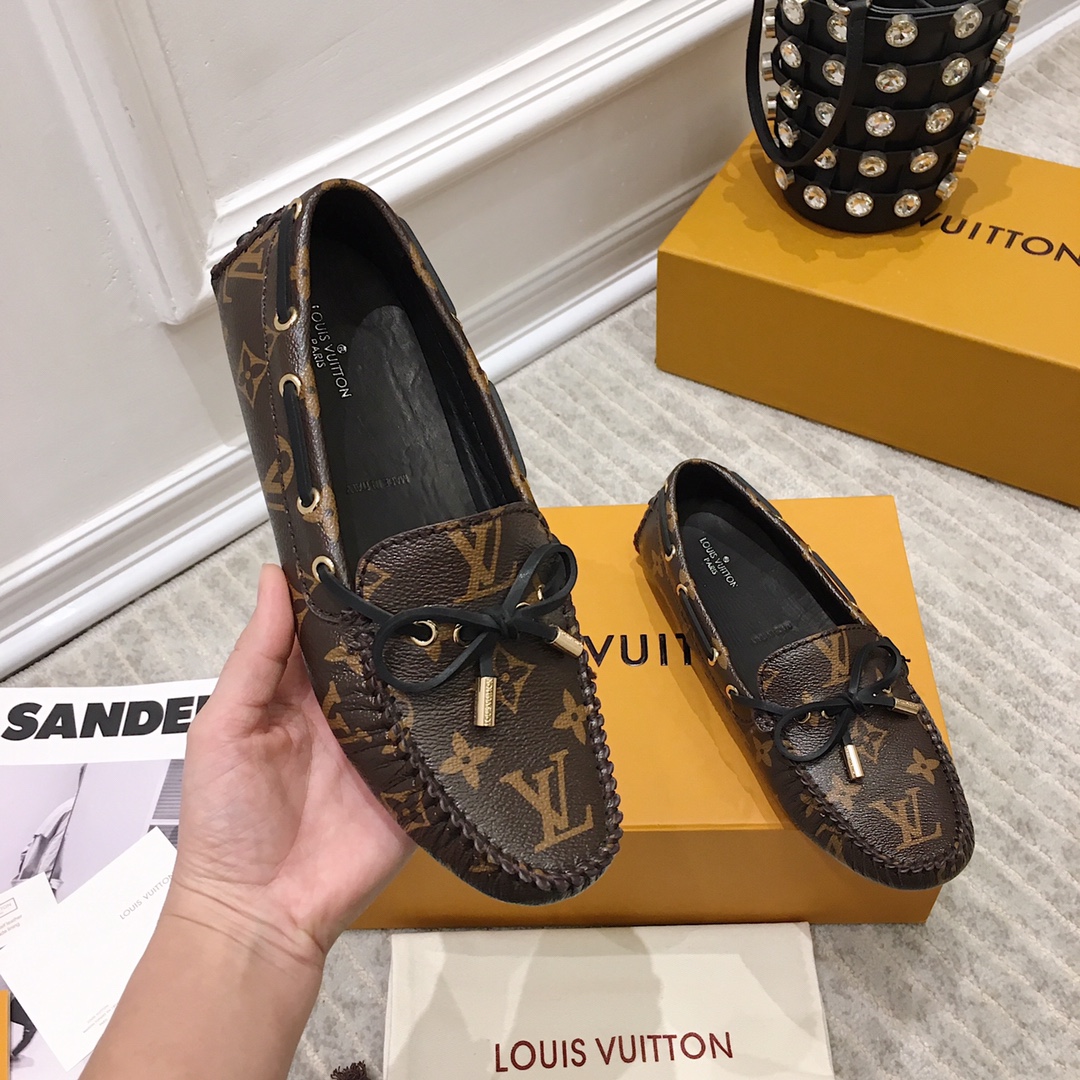 Louis Vuitton Gloria Loafer    1A3V37 - everydesigner