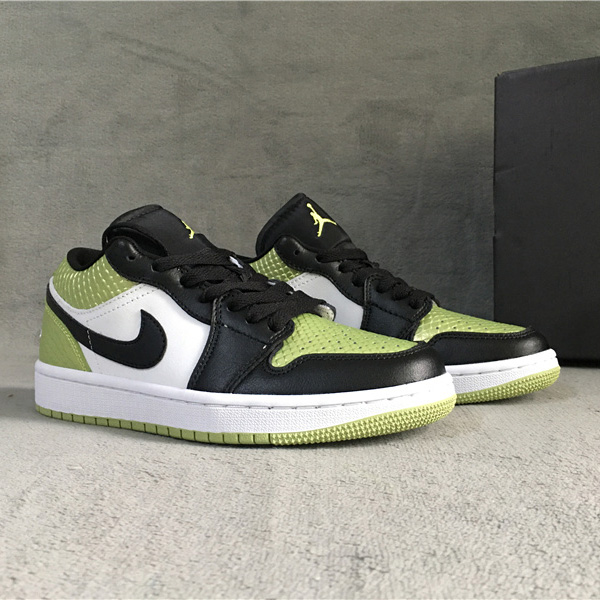 Air Jordan 1 Low "Vivid Green Snakeskin" Sneaker    DX4446-301 - everydesigner