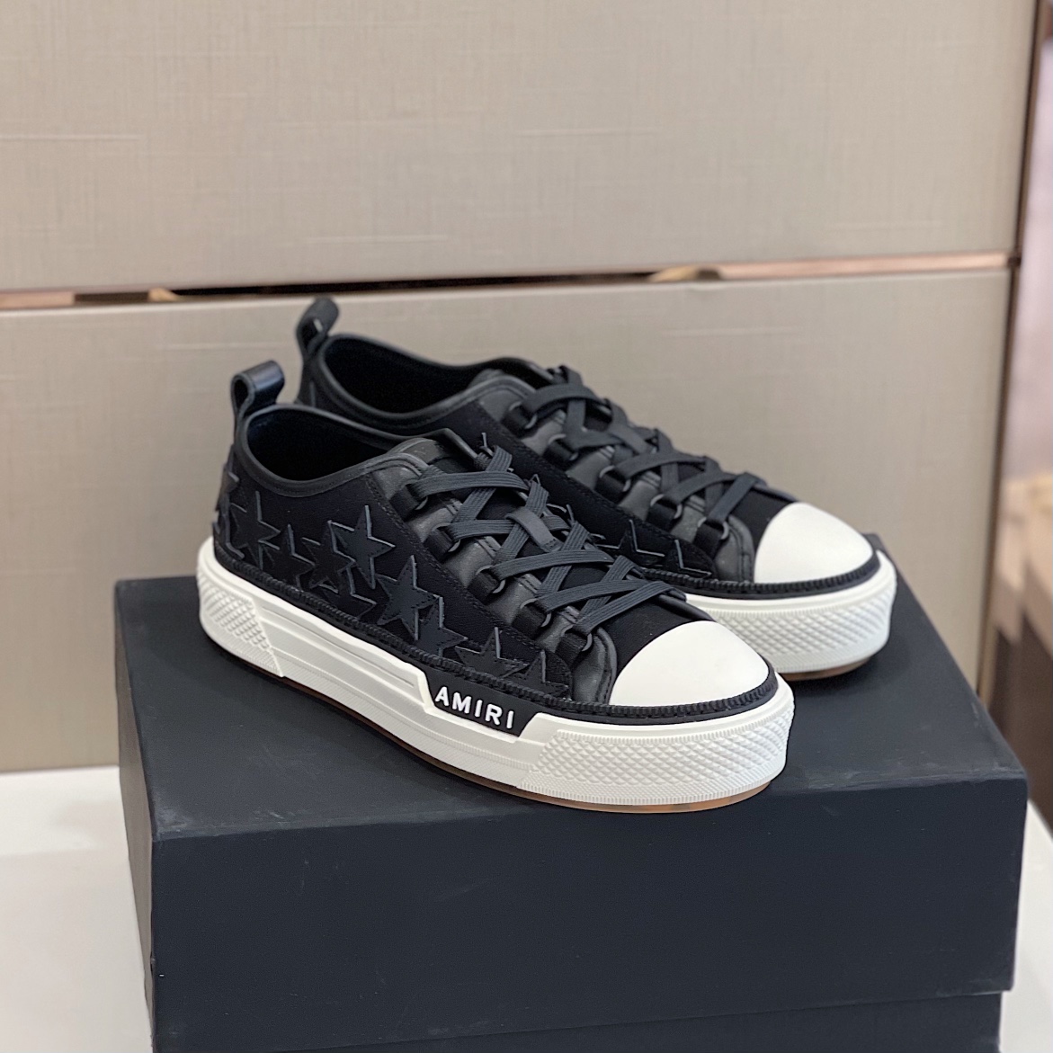 Amiri Stars Court Low Top Sneaker - everydesigner