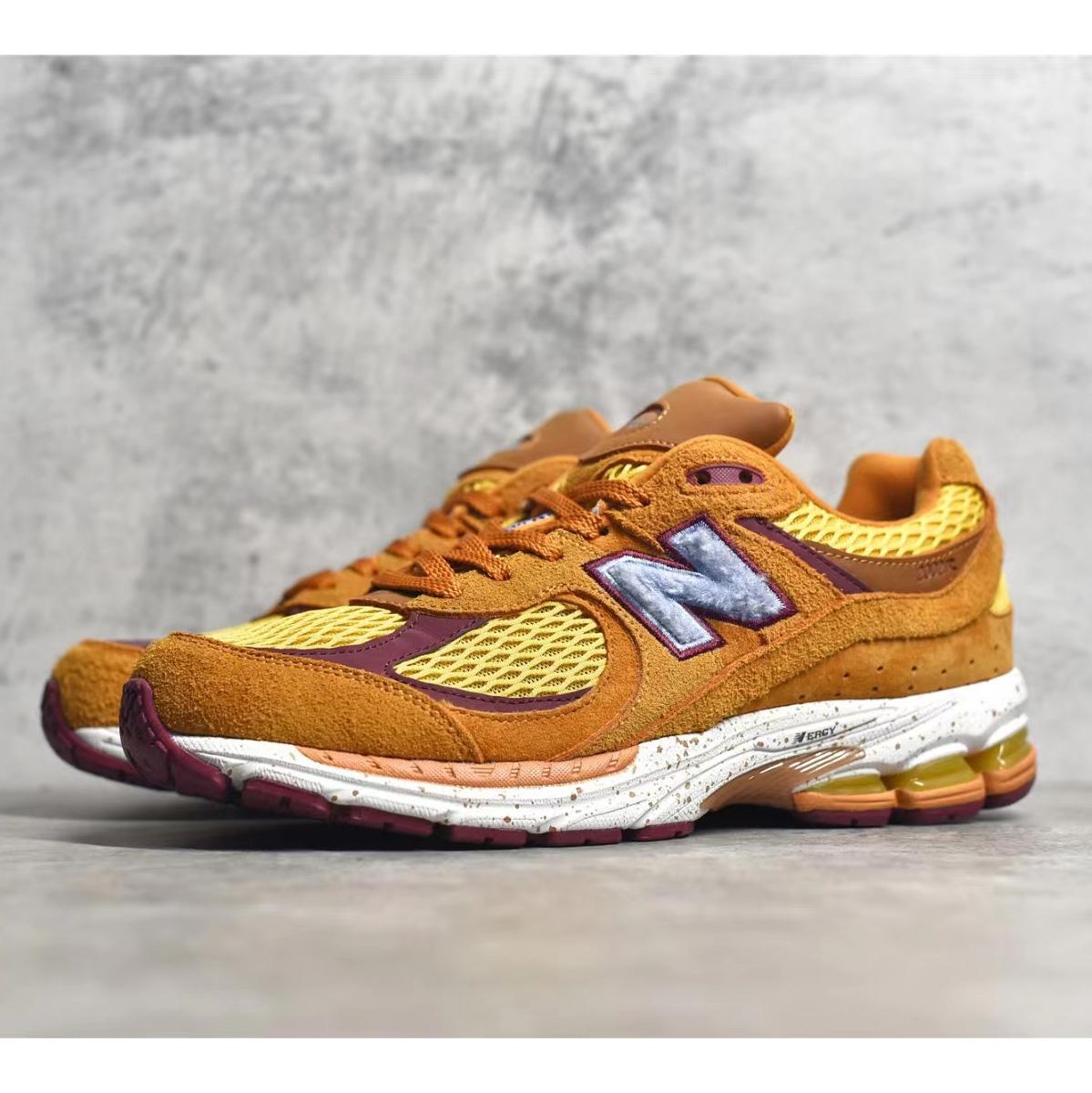 New Balance x SaleheBembury WL2002 Sneakers            - everydesigner