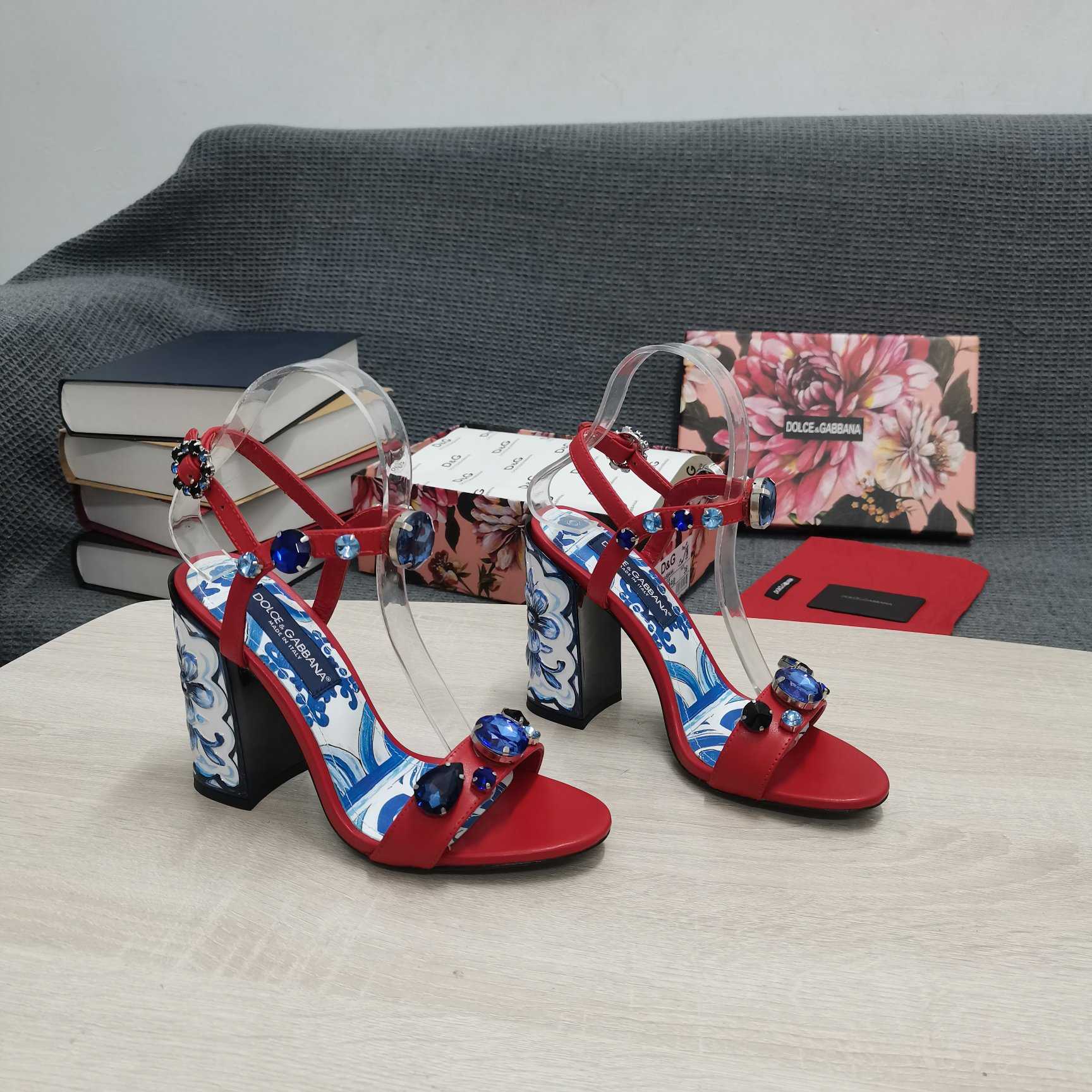 Dolce & Gabbana Patent Leather Sandals With Embroidery And Painted Heel - everydesigner