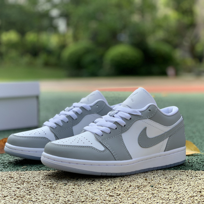 Air Jordan 1 Low White Wolf Grey Sneaker    DC0774-105 - everydesigner