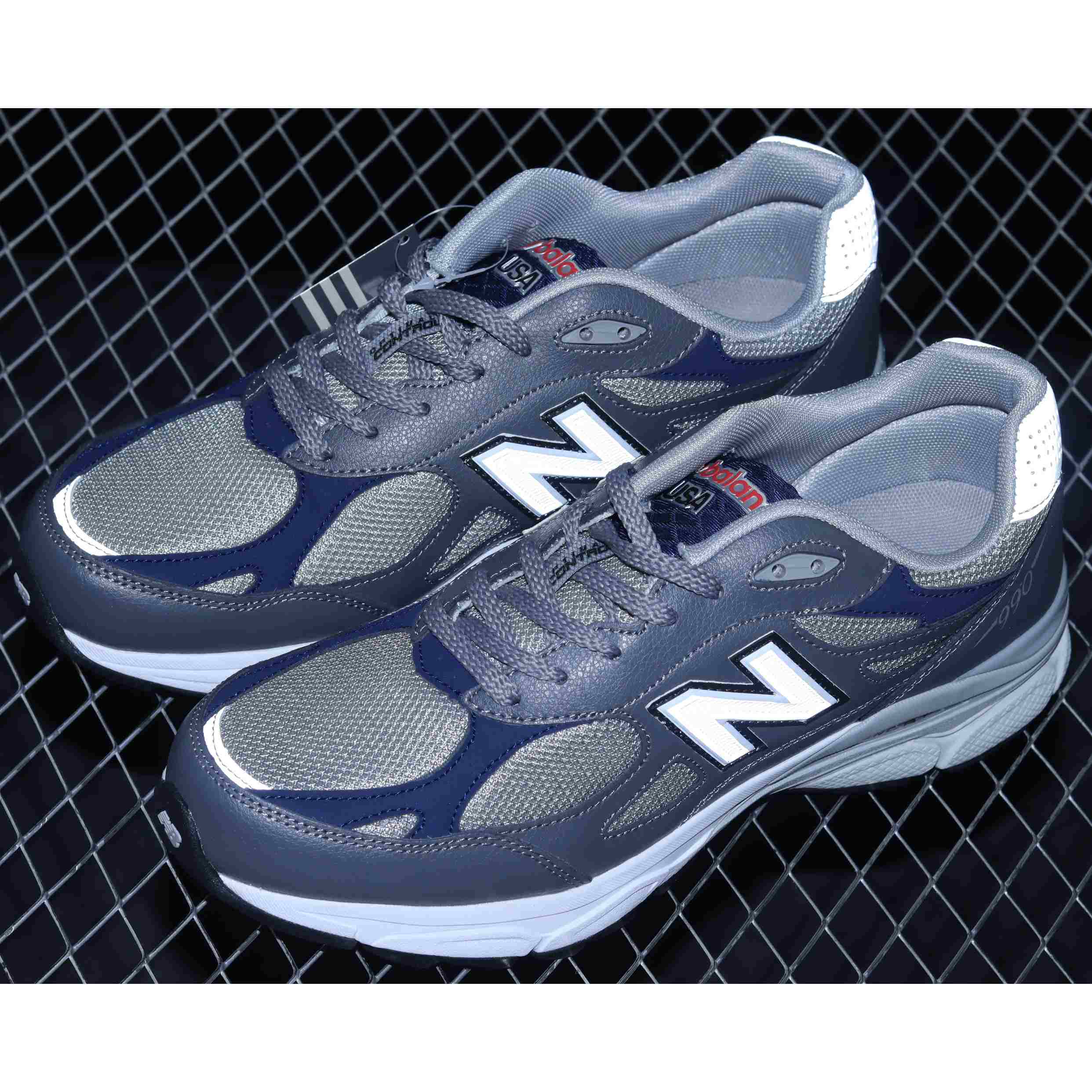 New Balance NB990 Sneakers           M990GJ3 - everydesigner