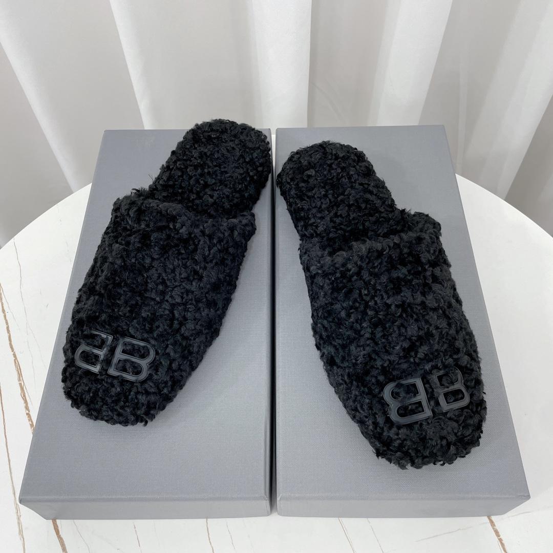 Balenciaga Cosy BB Mule In Black Fake Shearling - everydesigner