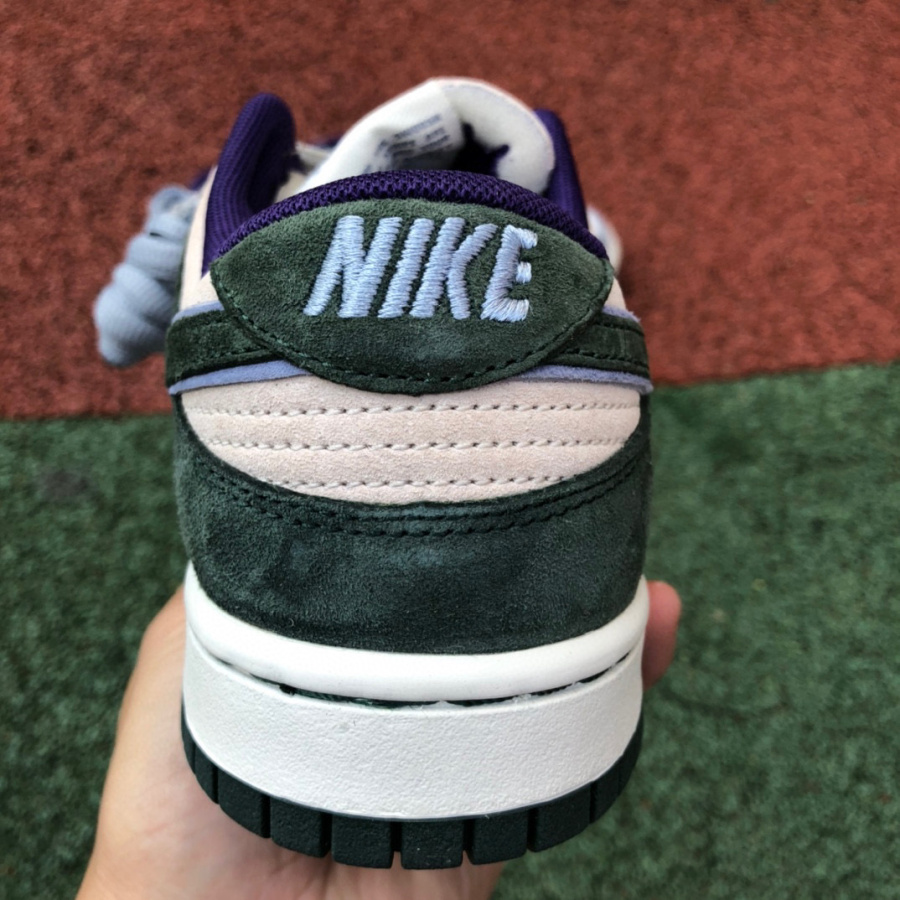 Otomo Katsuhiro x Nike SB Dunk Low