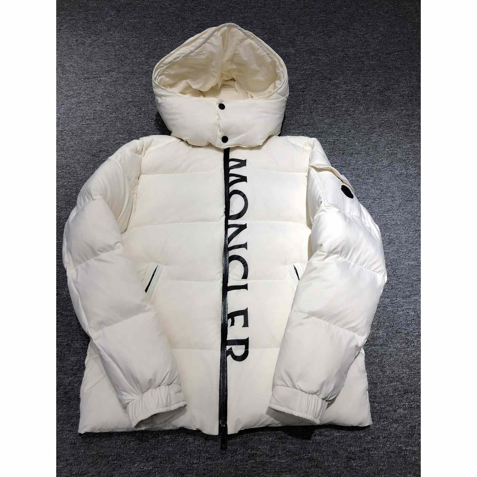 Moncler Dieng Short Down Jacket - everydesigner