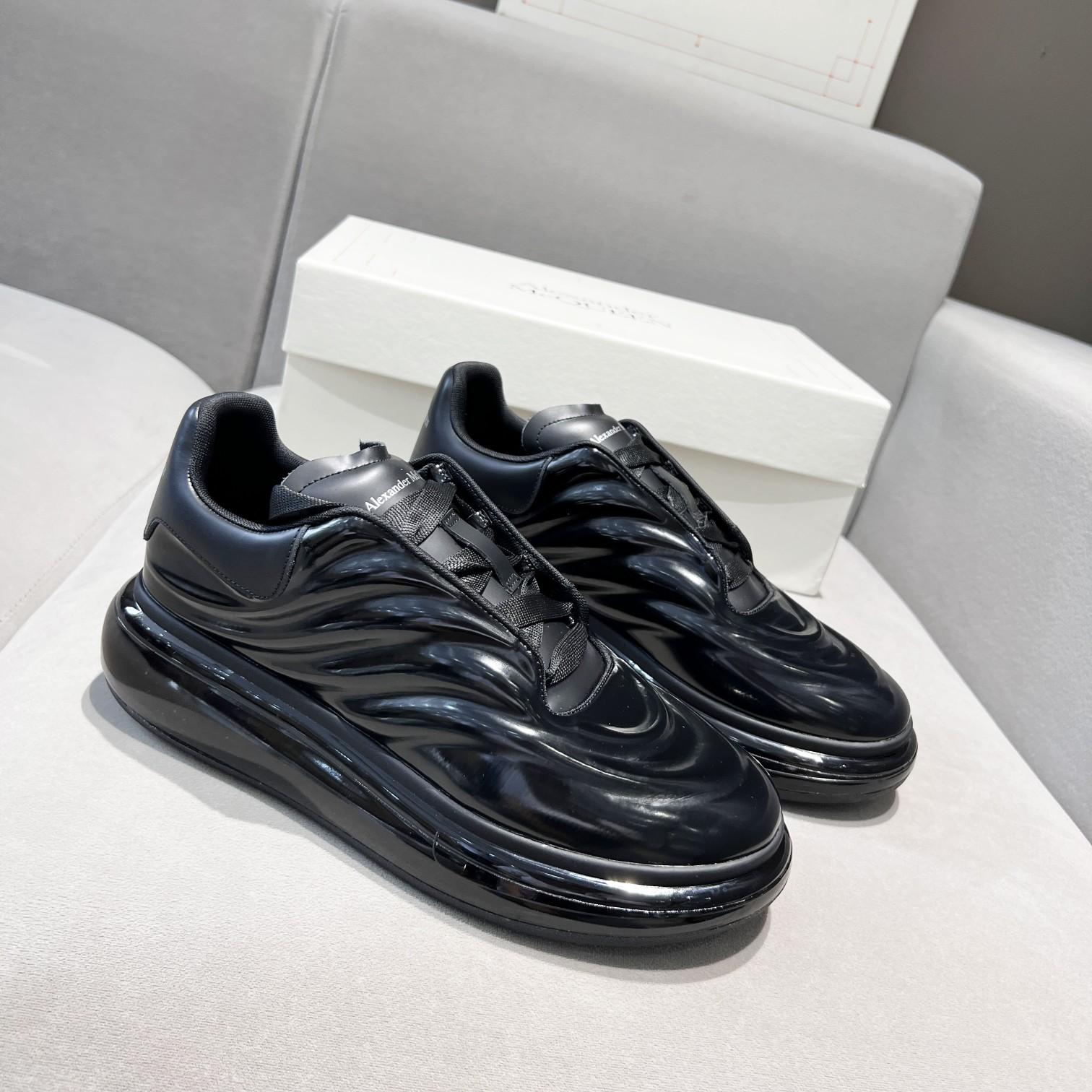 Alexander Mqueen Oversized Sneaker In Black - everydesigner