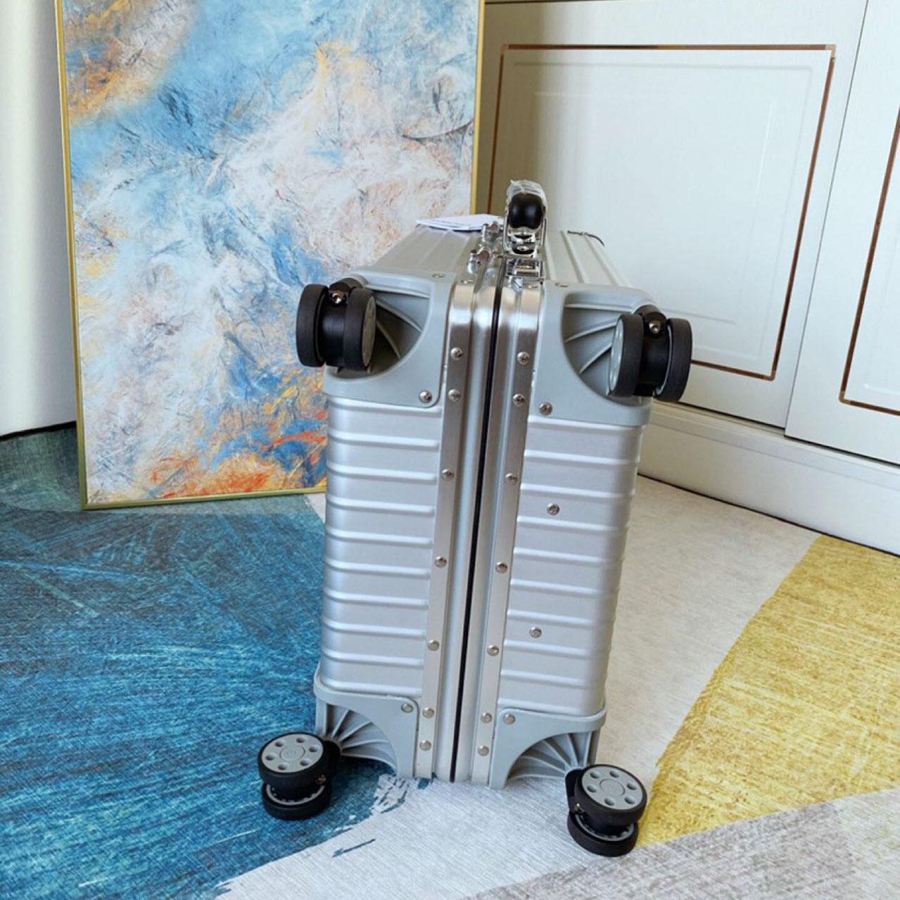 Rimowa check-In M Luggage - everydesigner