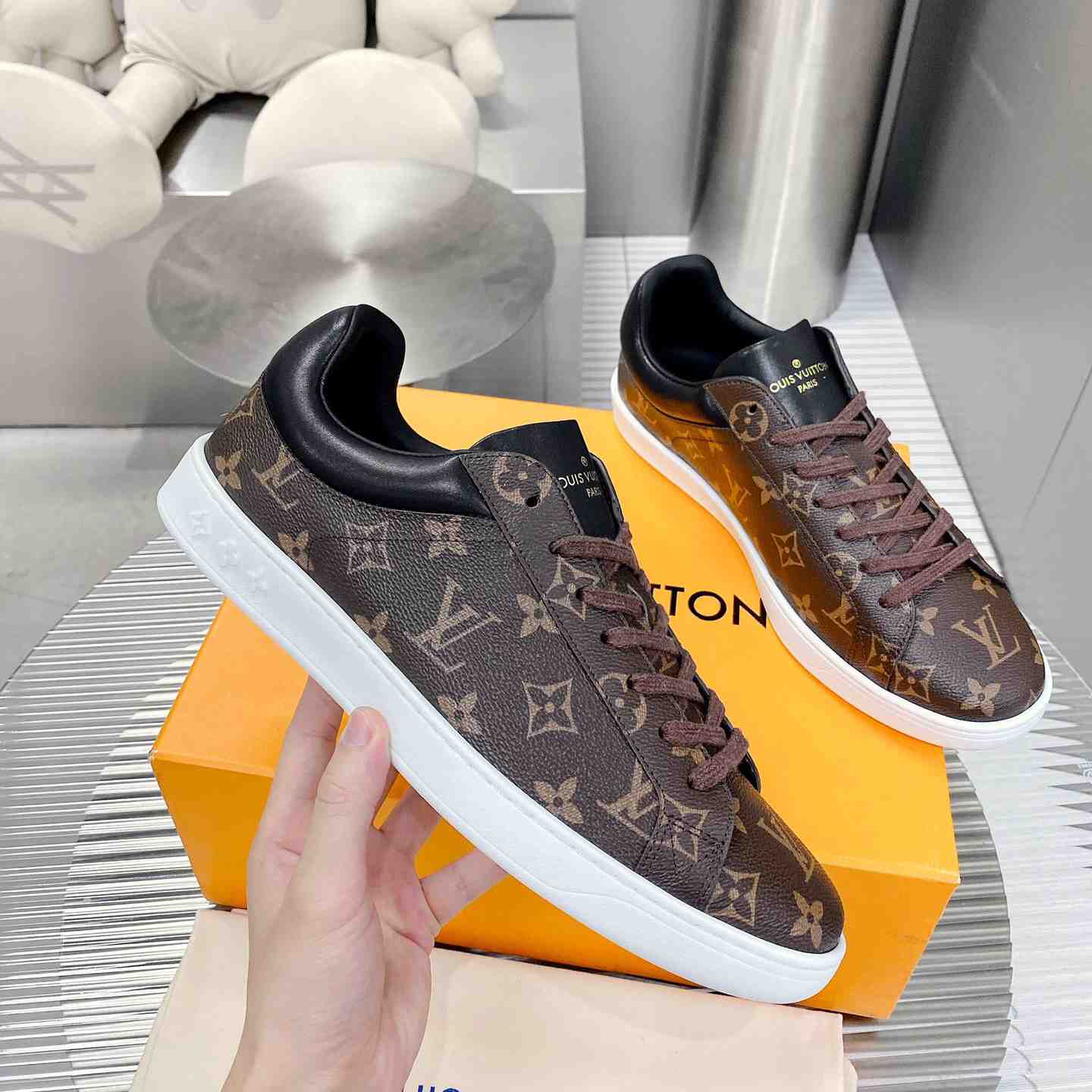 Louis Vuitton Luxembourg Samothrace Sneakers     1A4PAF - everydesigner