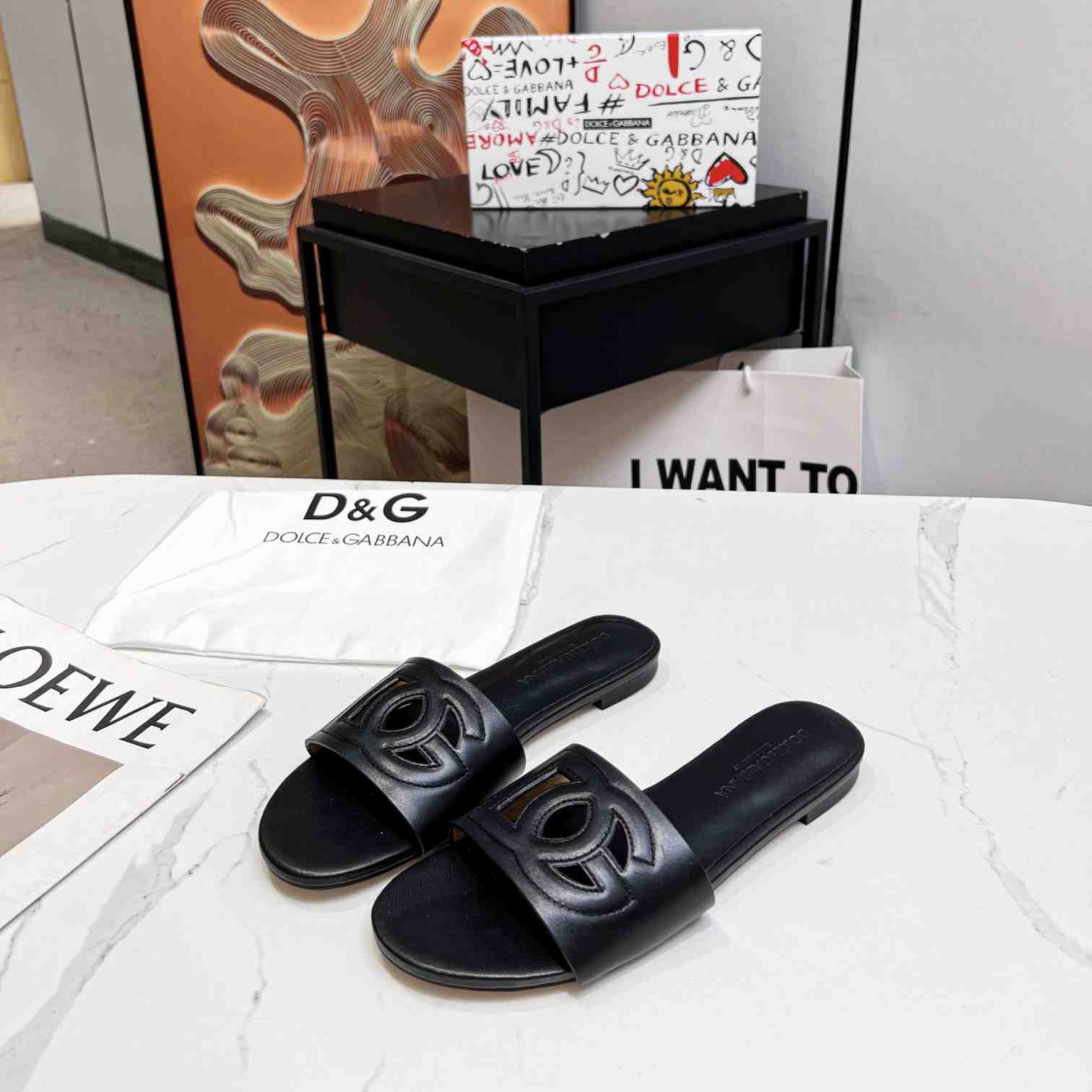 Dolce & Gabbana  DG Logo Leather  Sandal - everydesigner