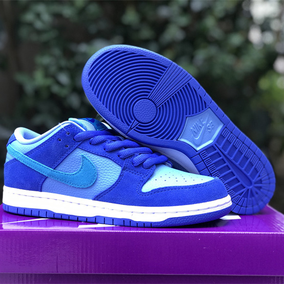 Nike SB Dunk Low “Blue Raspberry” Sneaker   DM0807-400 - everydesigner