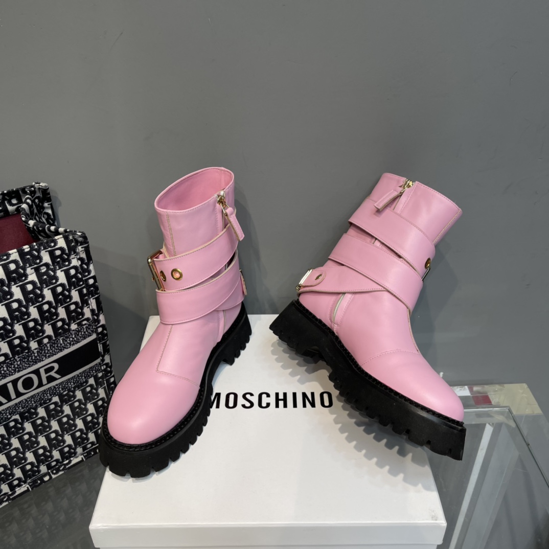 Moschino Ankle Boots - everydesigner