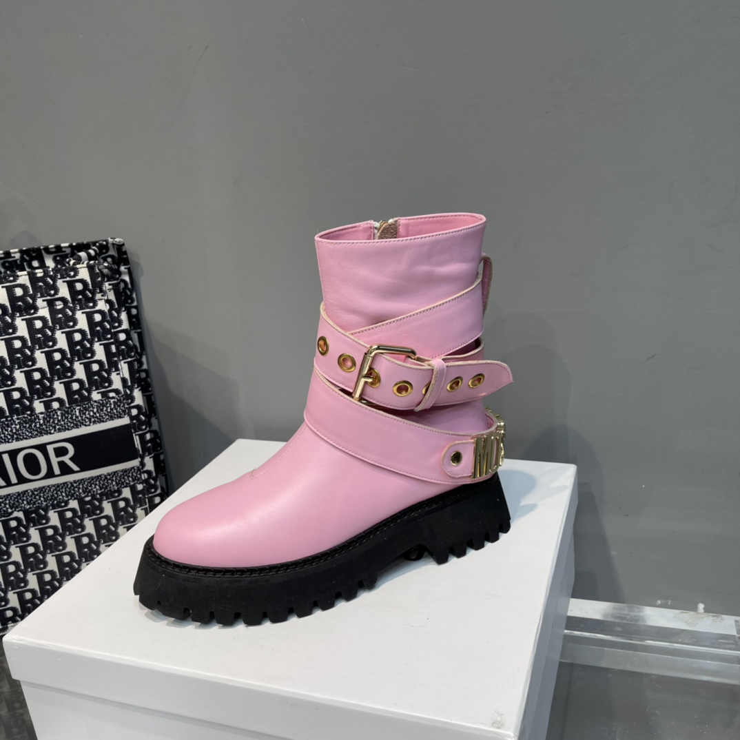 Moschino Ankle Boots - everydesigner