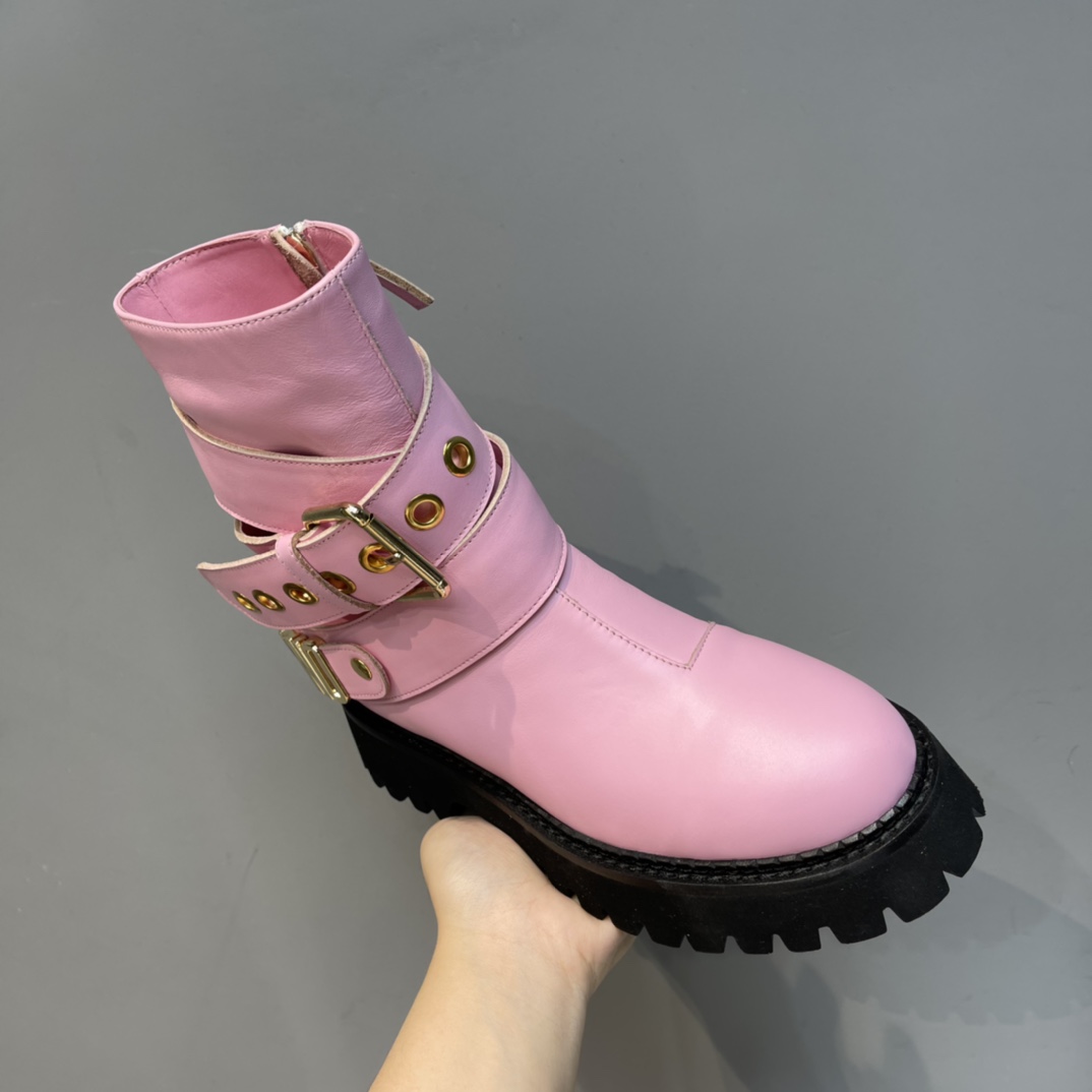 Moschino Ankle Boots - everydesigner