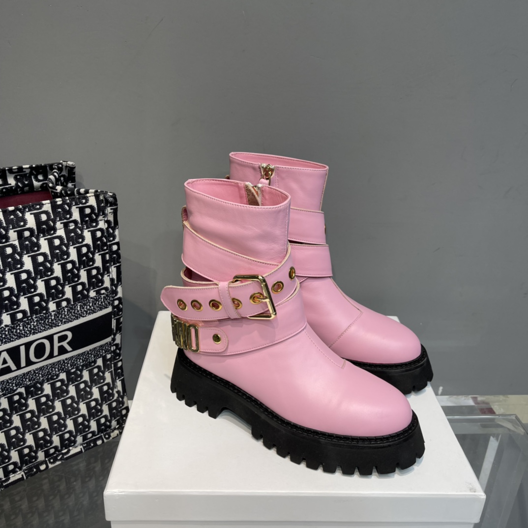 Moschino Ankle Boots - everydesigner