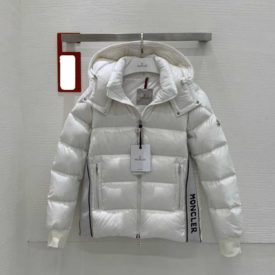 Moncler Lunetiere Short Down Jacket - everydesigner