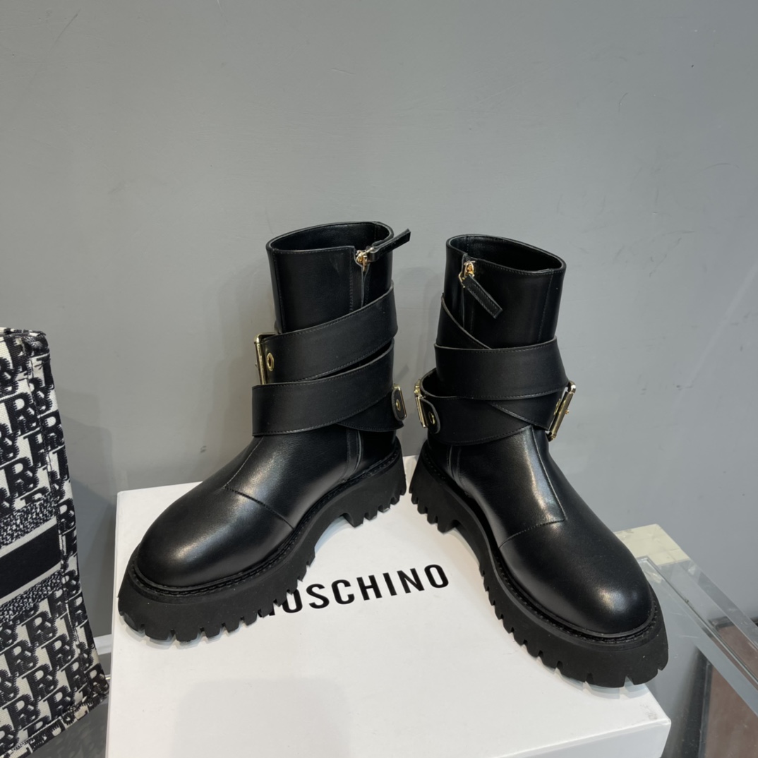 Moschino Ankle Boots - everydesigner