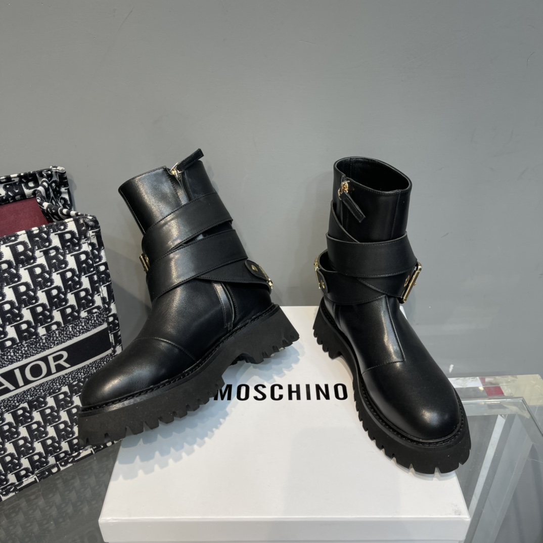 Moschino Ankle Boots - everydesigner