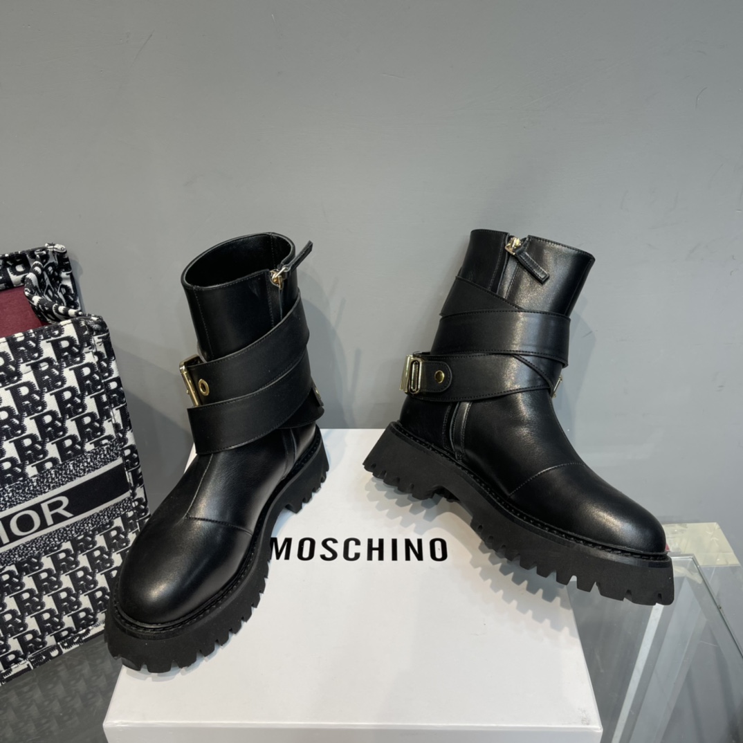 Moschino Ankle Boots - everydesigner