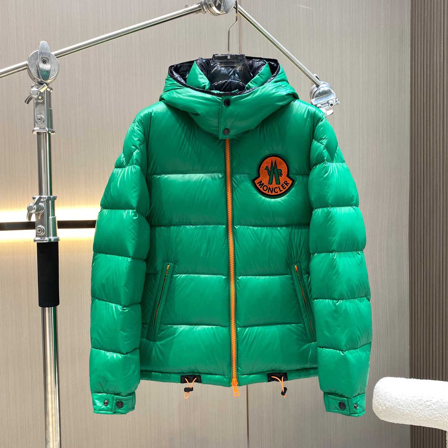 Moncler 2 Moncler 1952 Haggi Short Down Jacket - everydesigner