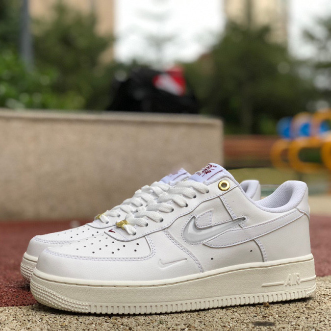 Air Force 1’07 Low Premium"White Sail Team Red" Sneaker   DQ7664-100 - everydesigner