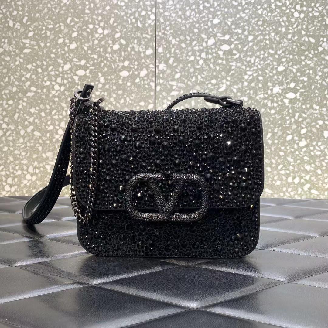 Valenti Vlogo Shoulder Bag - everydesigner