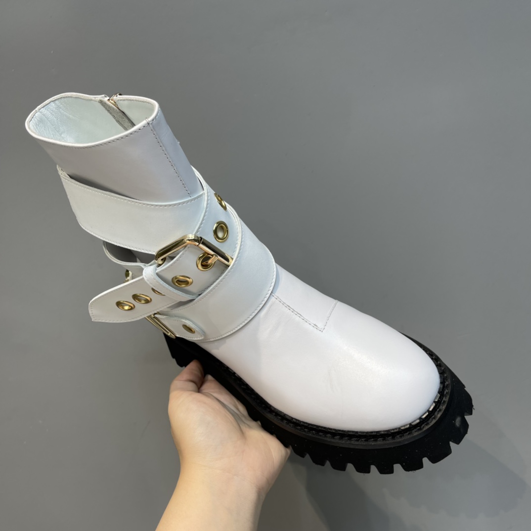 Moschino Ankle Boots - everydesigner