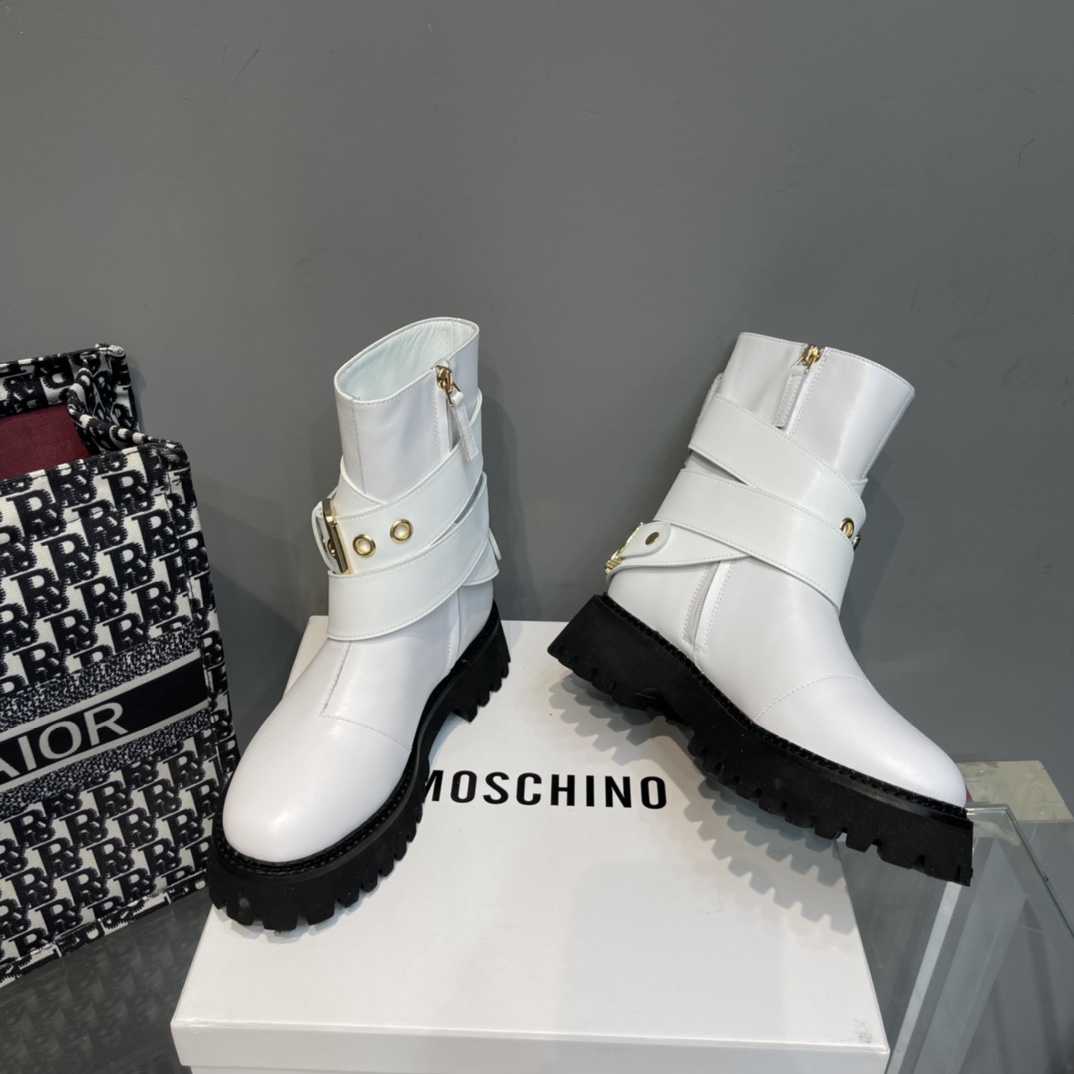 Moschino Ankle Boots - everydesigner