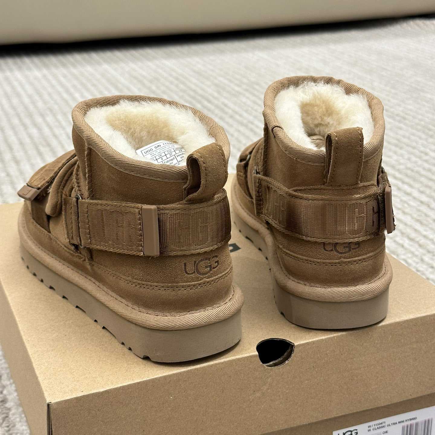 Ugg Logo Boots - everydesigner