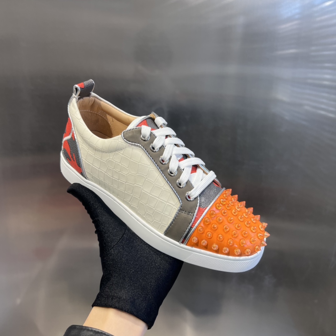 Christian Louboutin Low-Top Sneaker  - everydesigner