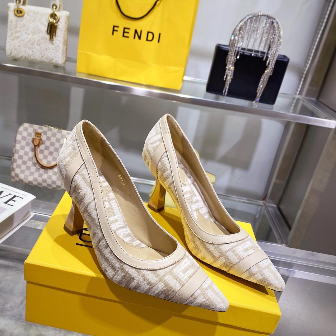 Fendi Baguette Pump - everydesigner