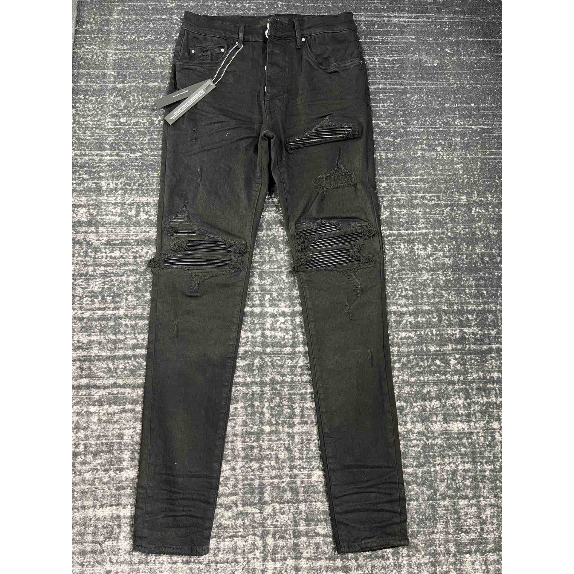 Amiri Slim Fit Jeans    205 - everydesigner