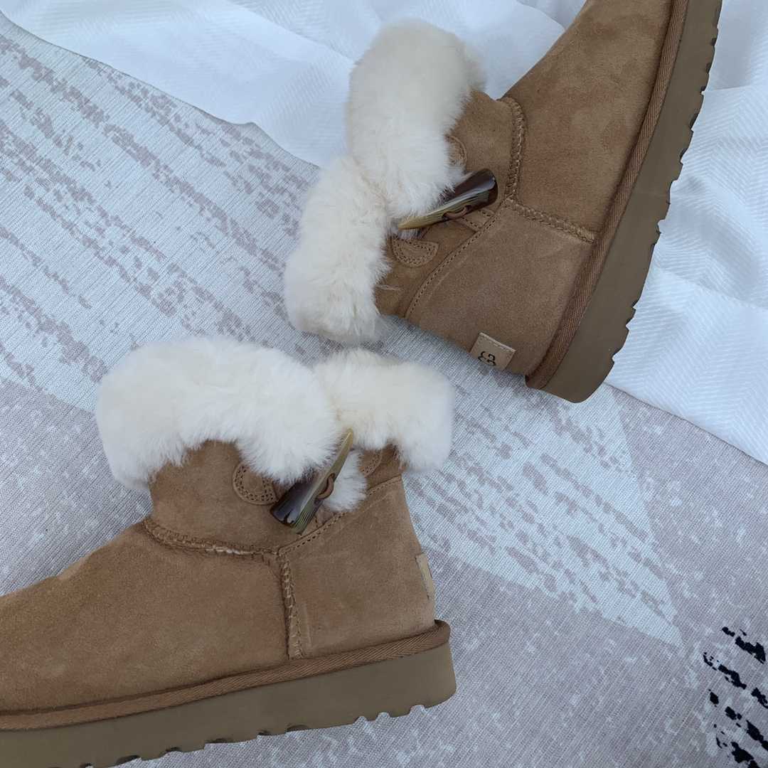 Ugg Ankle Boots - everydesigner