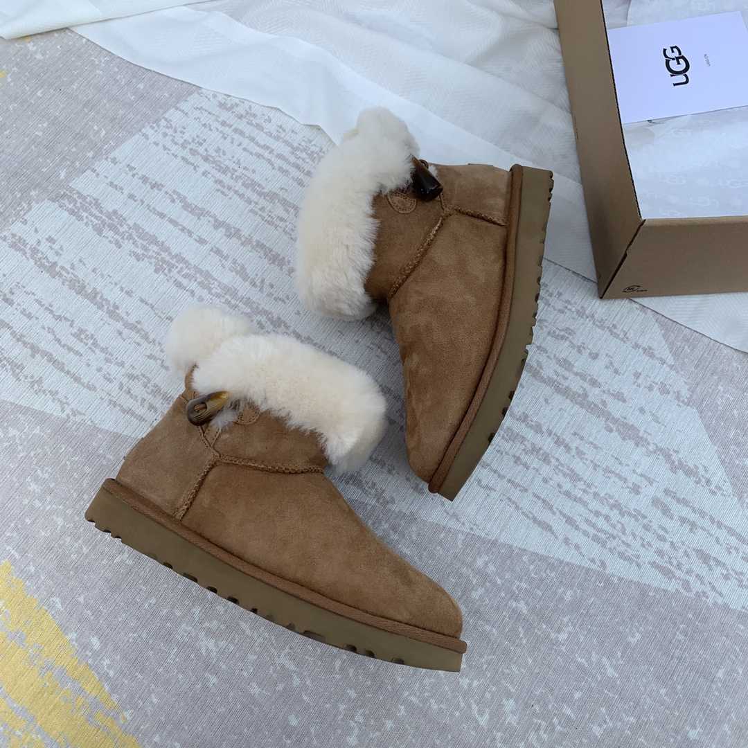 Ugg Ankle Boots - everydesigner