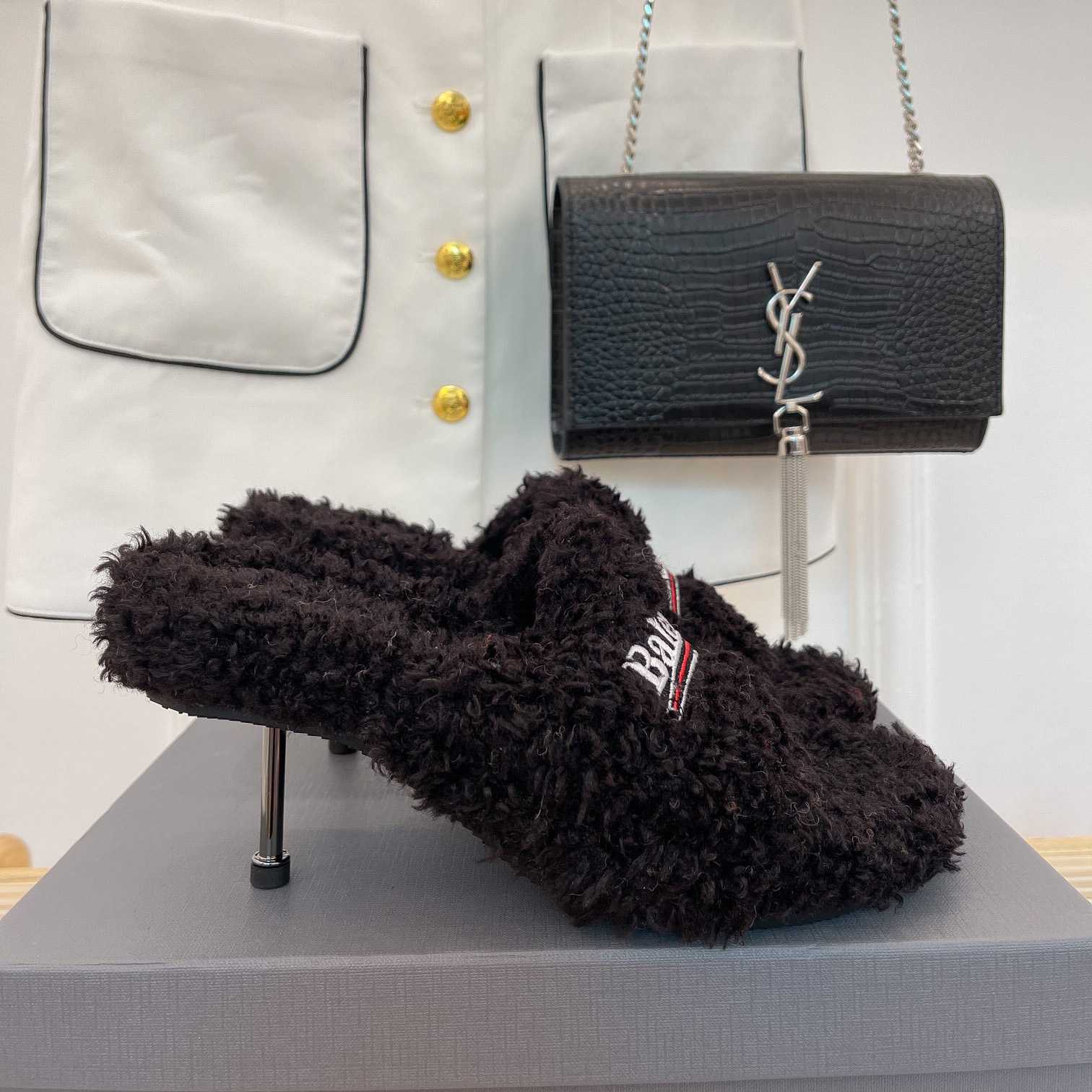 Balenciaga Furry Sandals - everydesigner