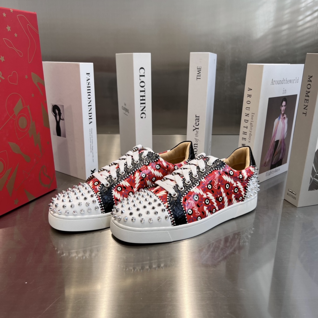 Christian Louboutin Low-Top Sneaker - everydesigner