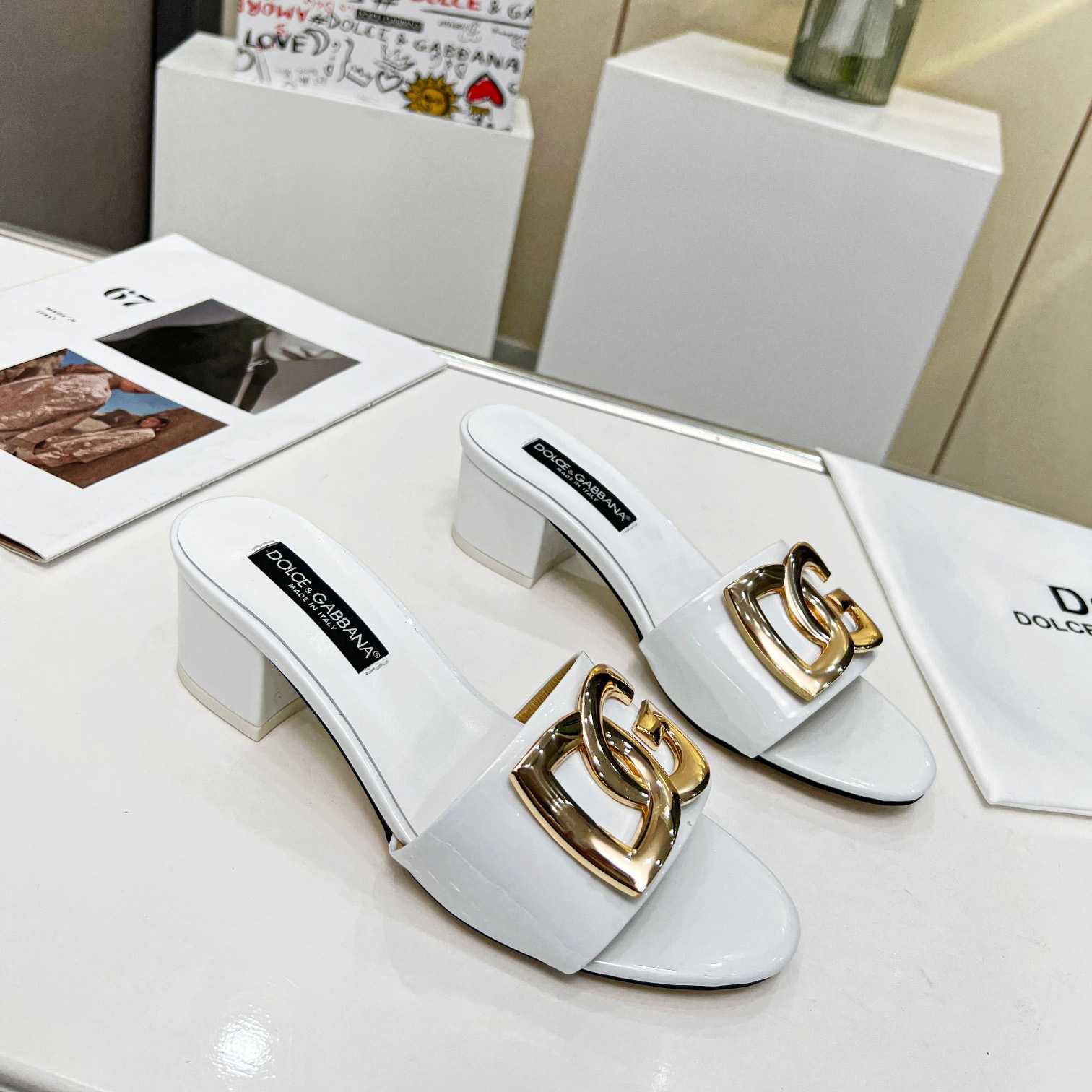 Dolce & Gabbana Polished Calfskin Sliders With DG Logo - everydesigner