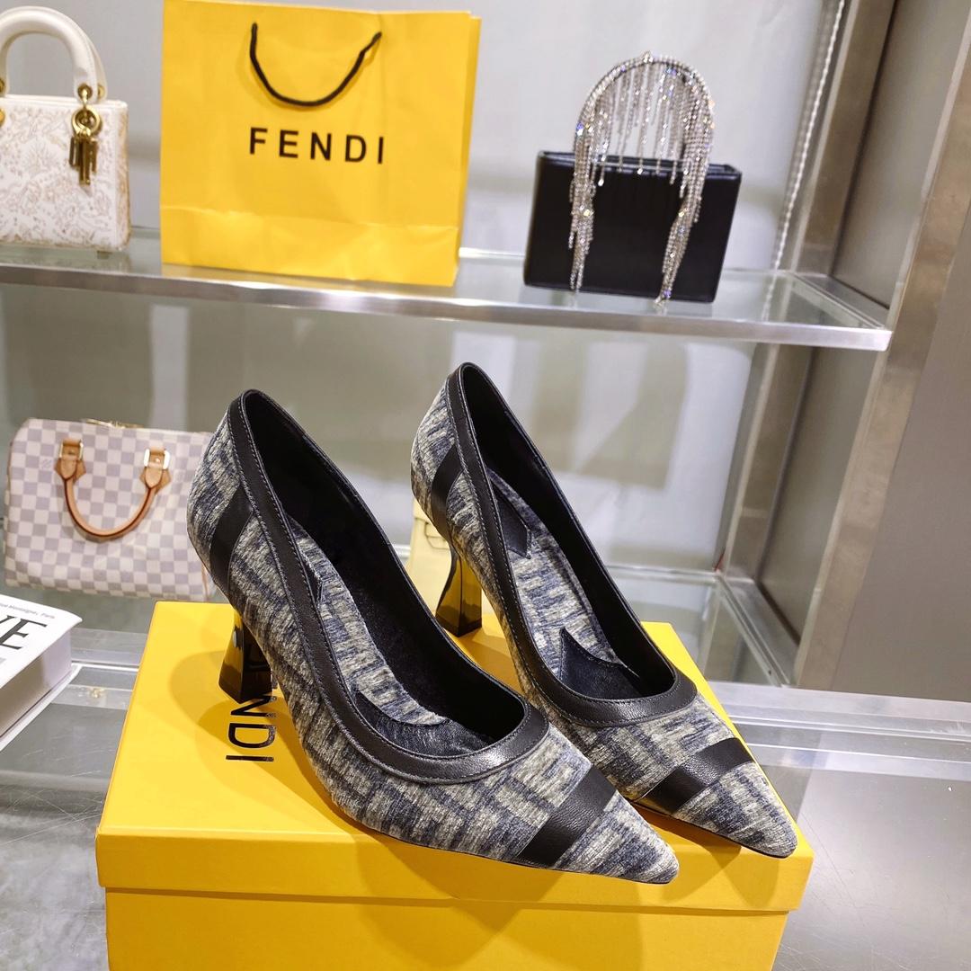 Fendi Baguette Pump - everydesigner