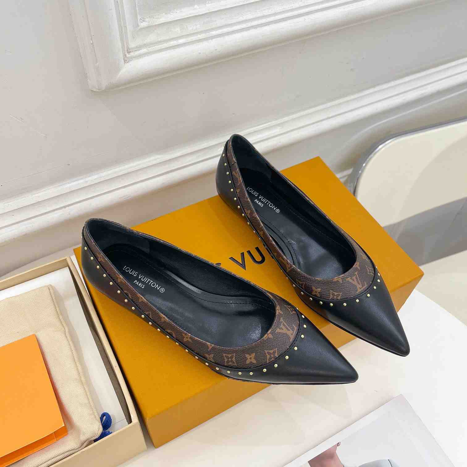 Louis Vuitton Signature Flat Ballerina   1AACKB - everydesigner