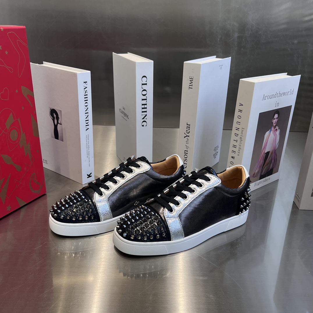 Christian Louboutin Low-Top Sneaker - everydesigner