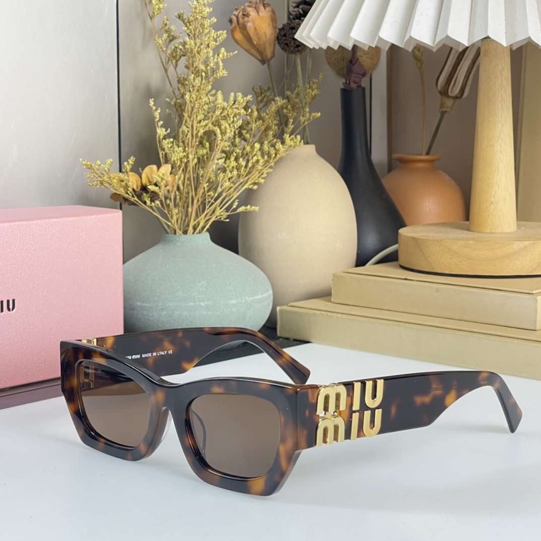 Miu Miu Glimpse Sunglasses - everydesigner