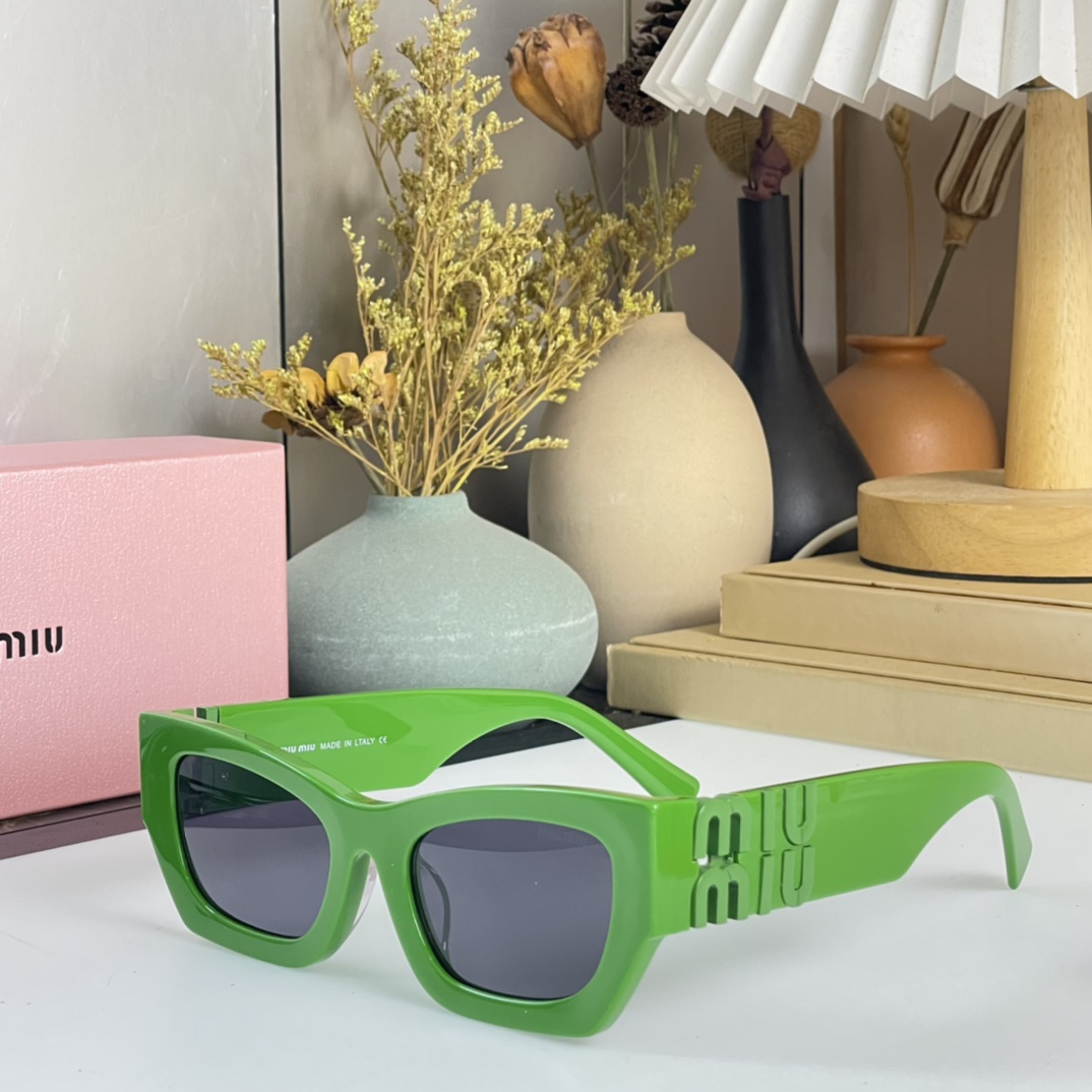 Miu Miu Glimpse Sunglasses - everydesigner