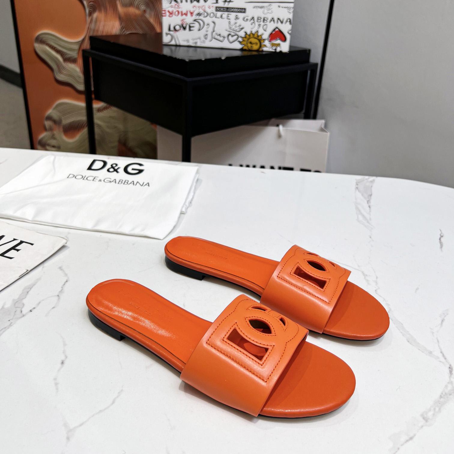 Dolce & Gabbana Calfskin Slides With DG Logo - everydesigner