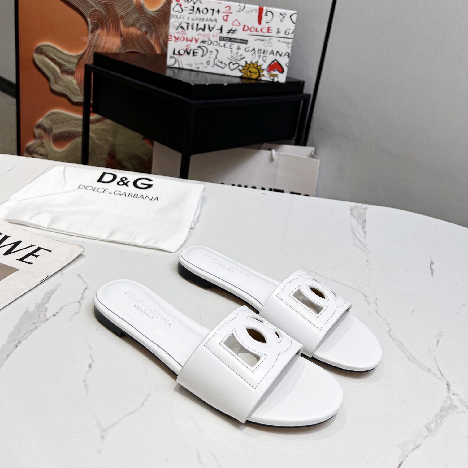 Dolce & Gabbana Calfskin Slides With DG Logo - everydesigner