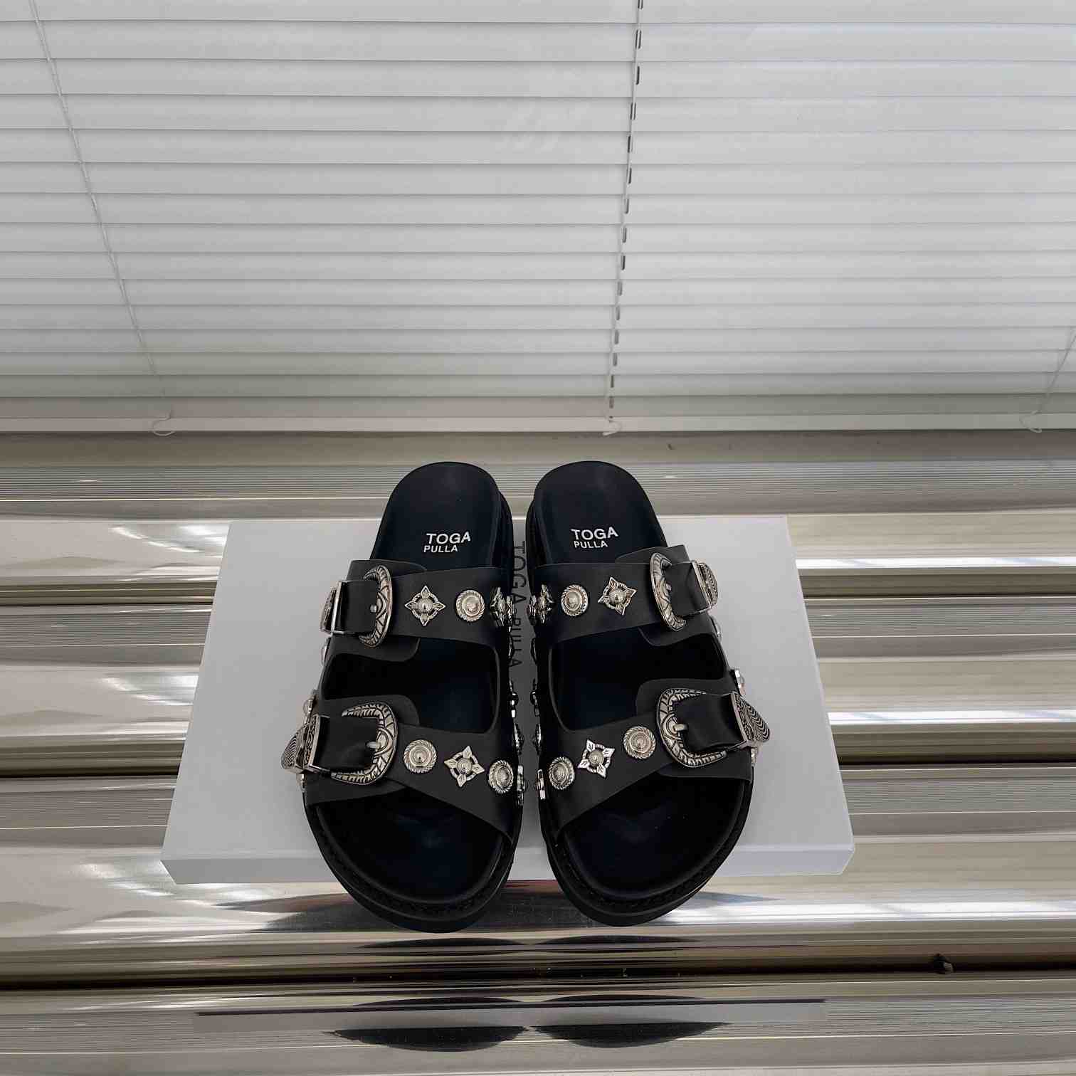 Toga Virilis Studded Leather Slides - everydesigner