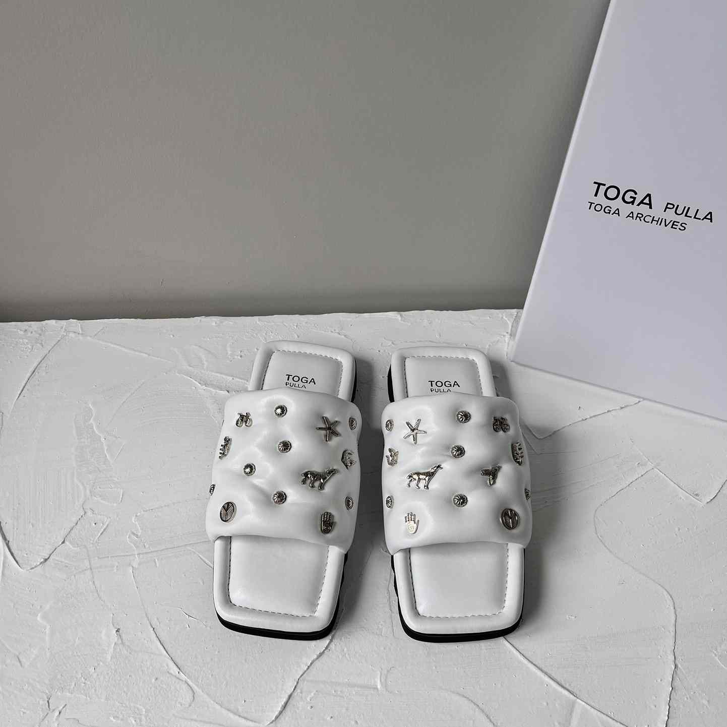 Toga Virilis Leather Slides - everydesigner