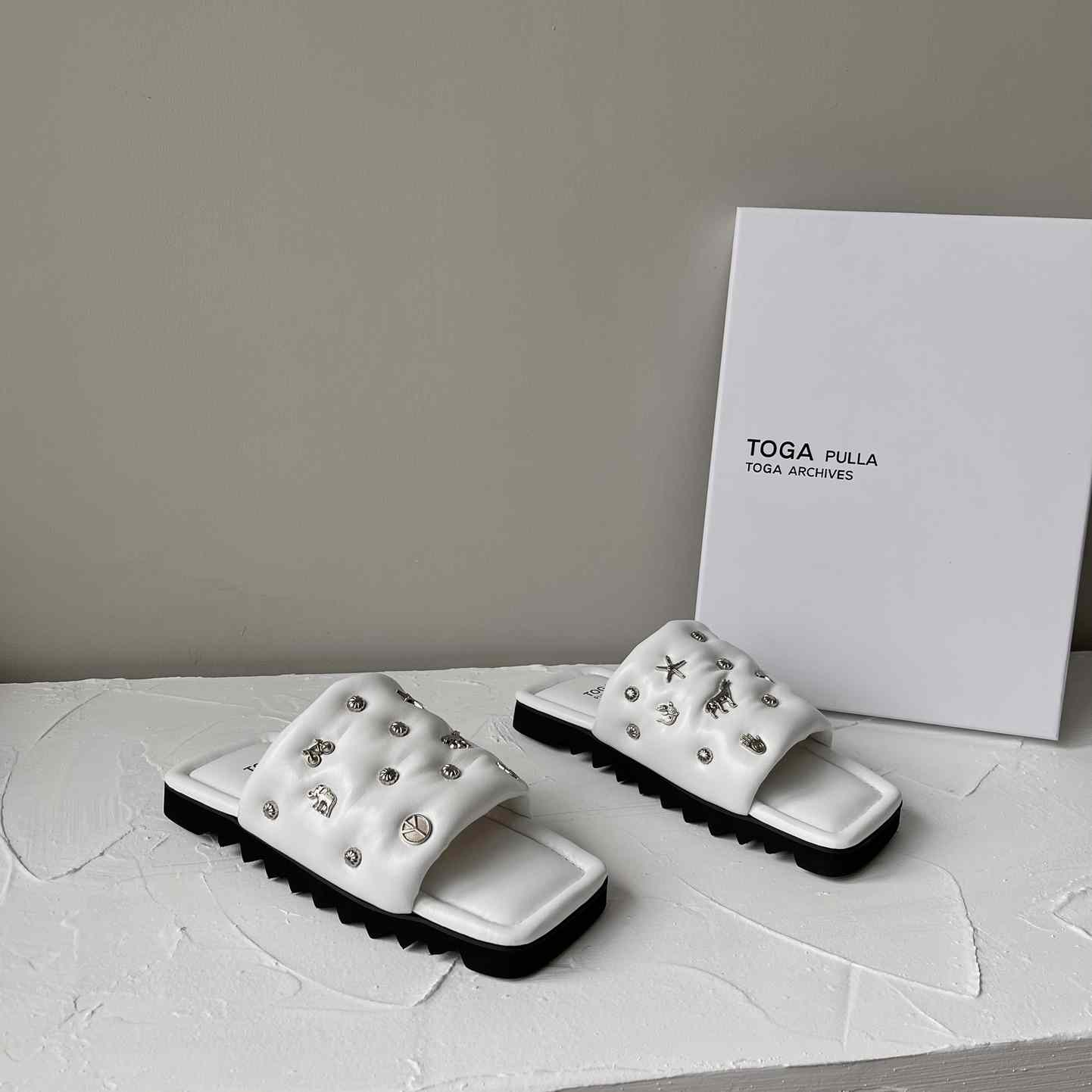 Toga Virilis Leather Slides - everydesigner