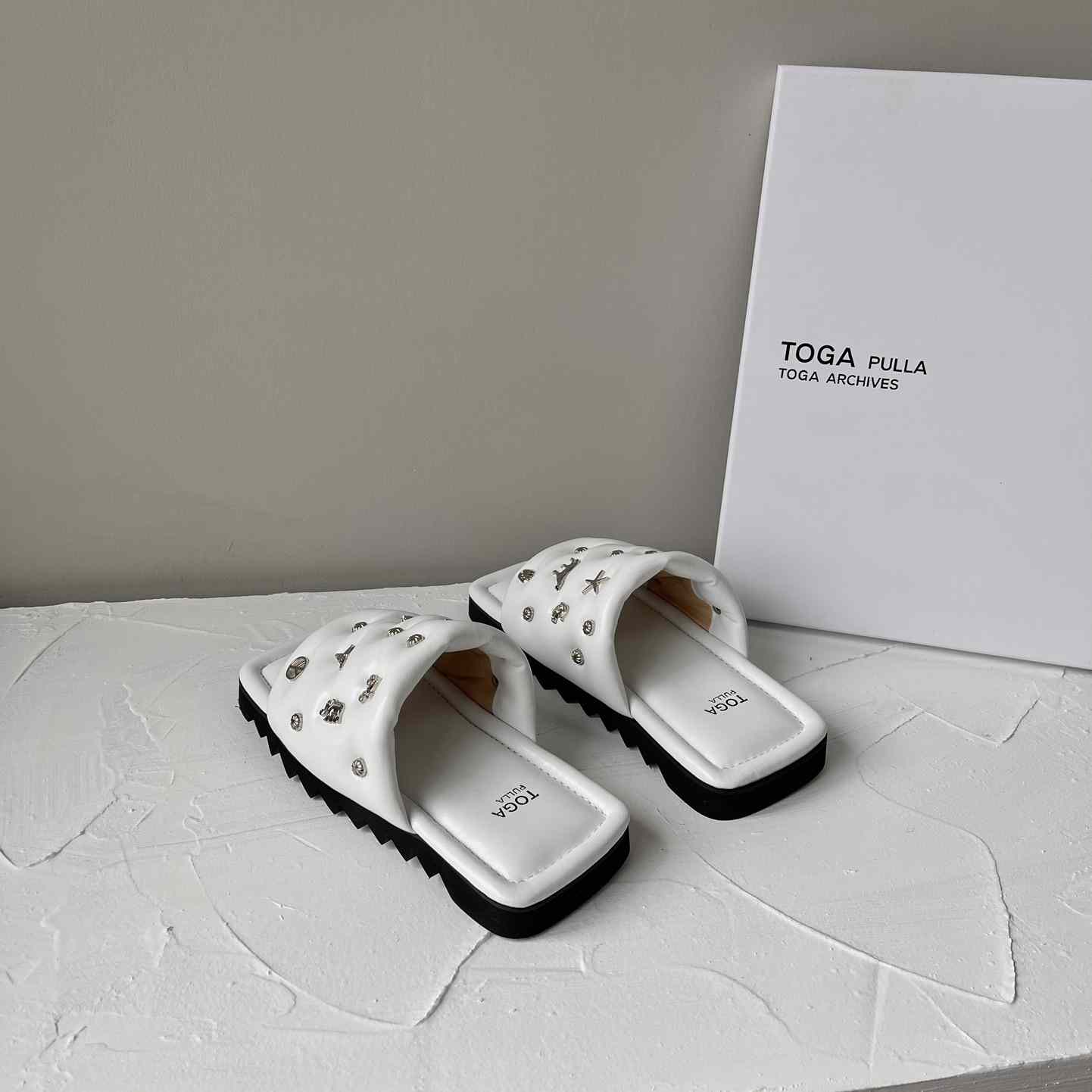 Toga Virilis Leather Slides - everydesigner