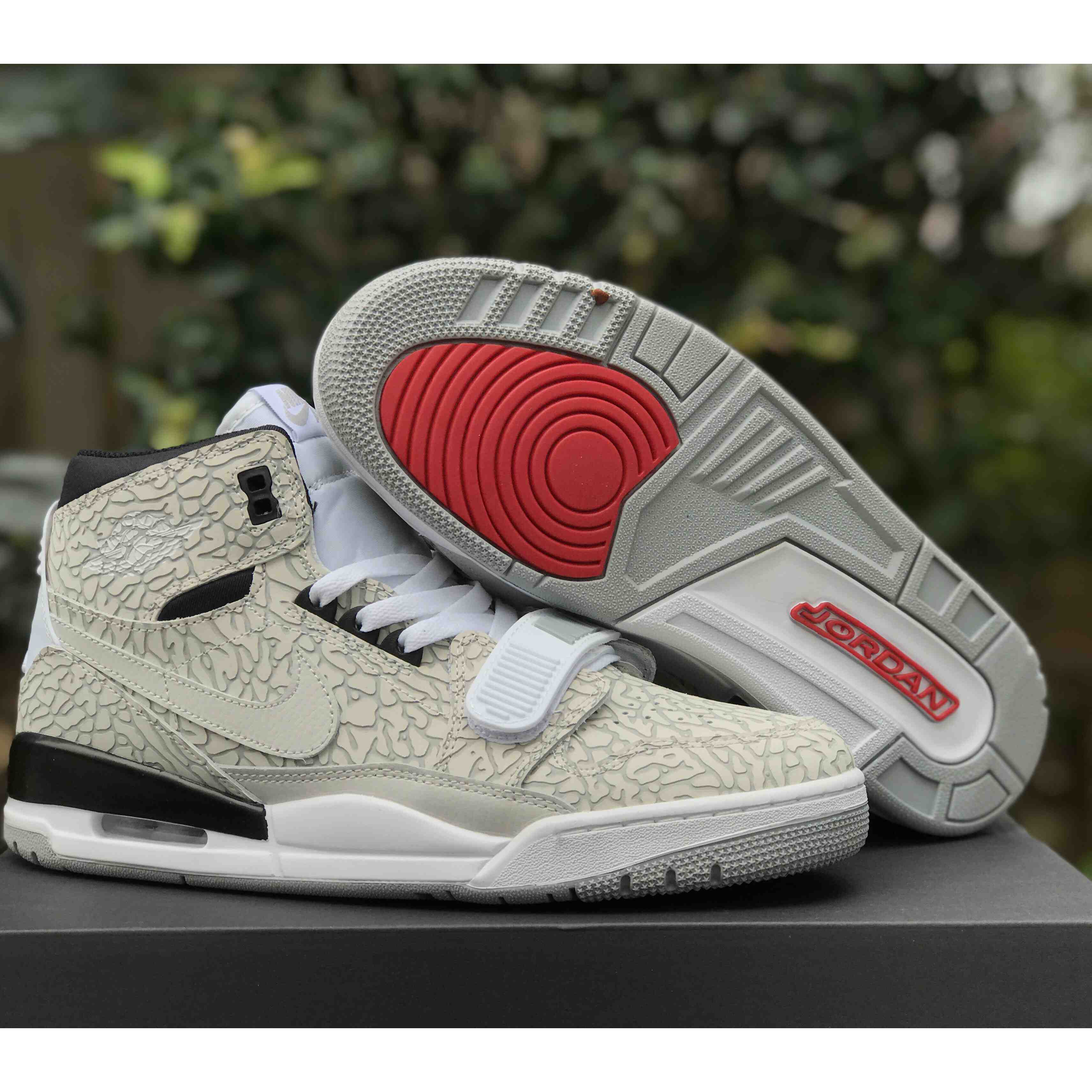 Air Jordan Legacy 312 Sneaker  AV3922-100 - everydesigner