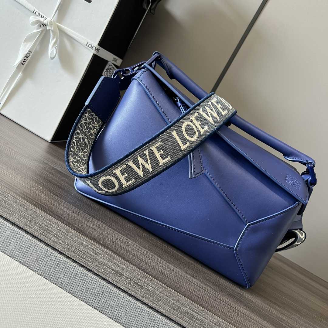 Loewe Small Puzzle Edge Bag In Satin Calfskin - everydesigner